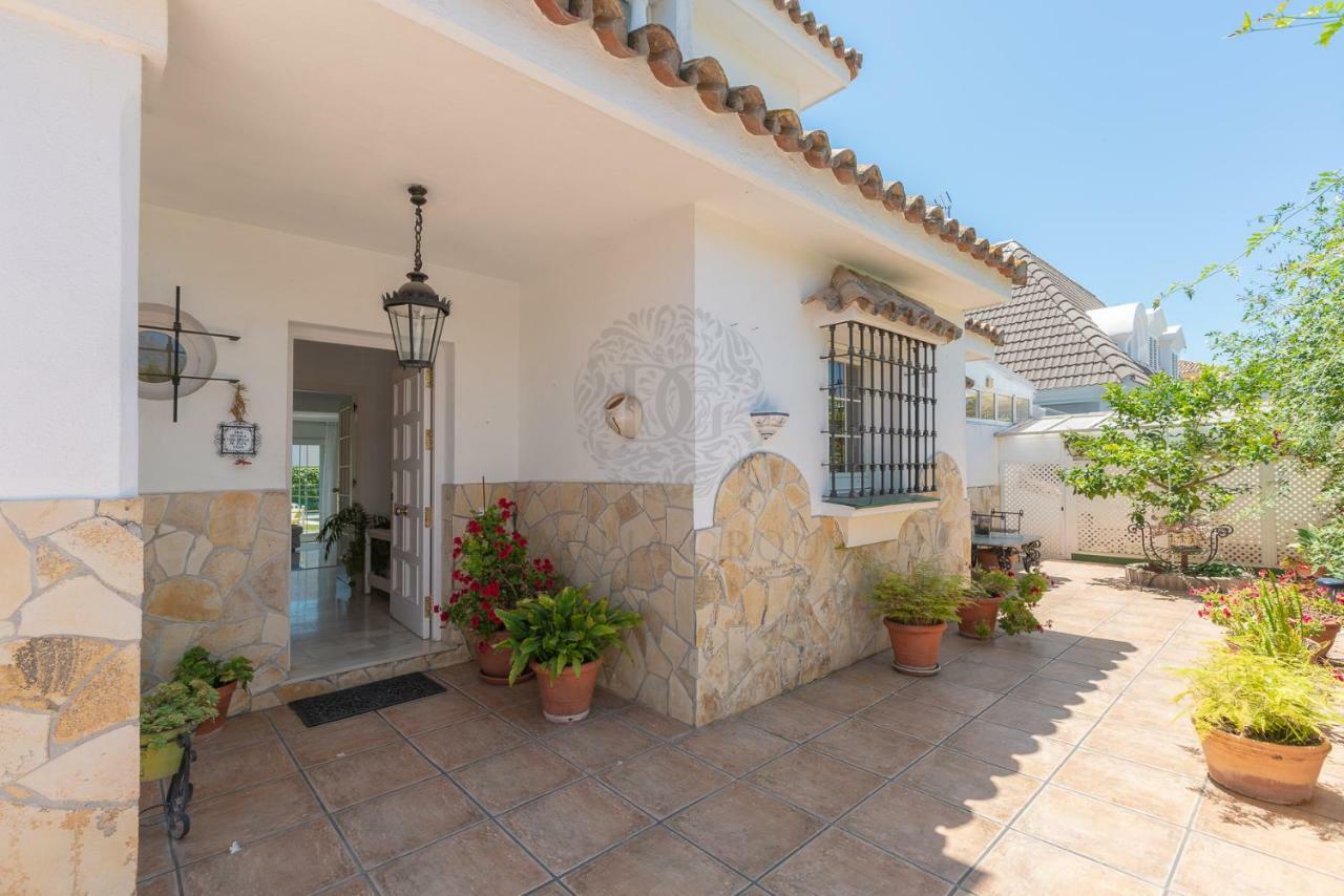 Center By Dahlia Group Holiday home *