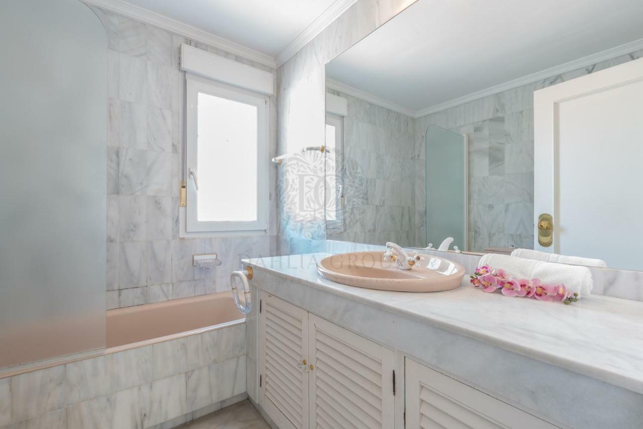 Center By Dahlia Group Holiday home Marbella